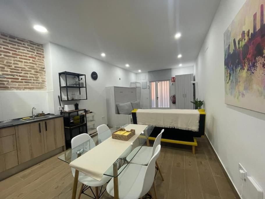 Estudio En Palacio La Latina マドリード エクステリア 写真