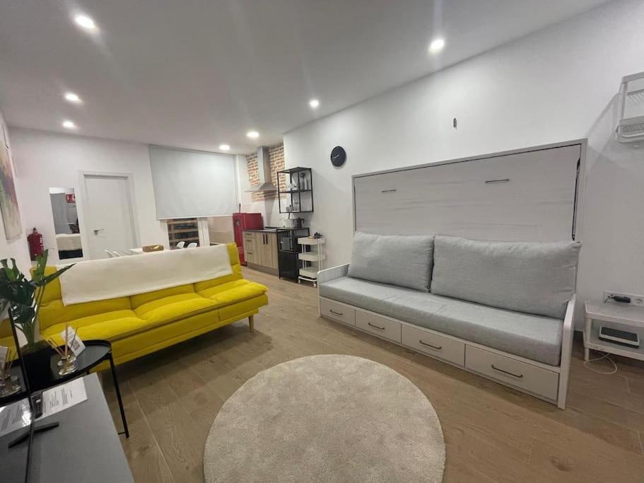 Estudio En Palacio La Latina マドリード エクステリア 写真