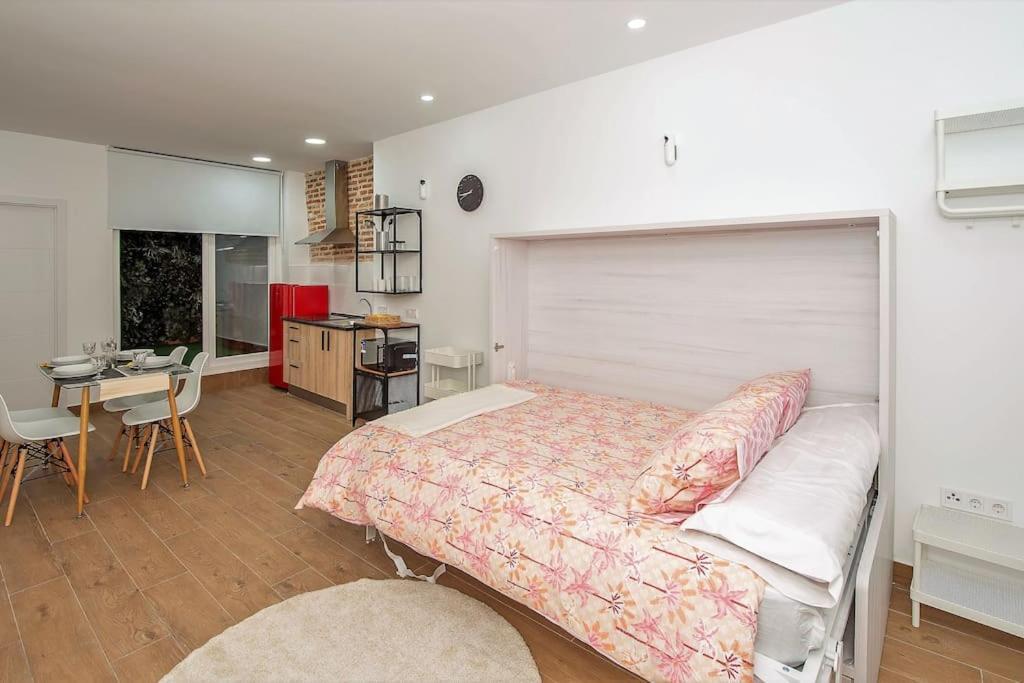 Estudio En Palacio La Latina マドリード エクステリア 写真